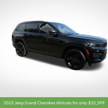 Diamond Black Crystal Pearlcoat 2023 Jeep Grand Cherokee Altitude