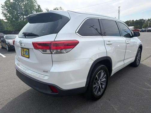 Blizzard Pearl 2017 Toyota Highlander XLE