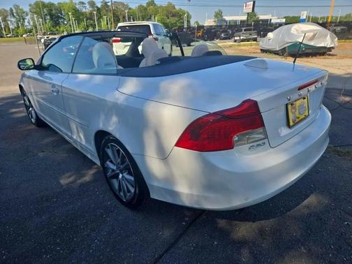 Ice White 2012 Volvo C70 T5