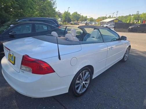 Ice White 2012 Volvo C70 T5