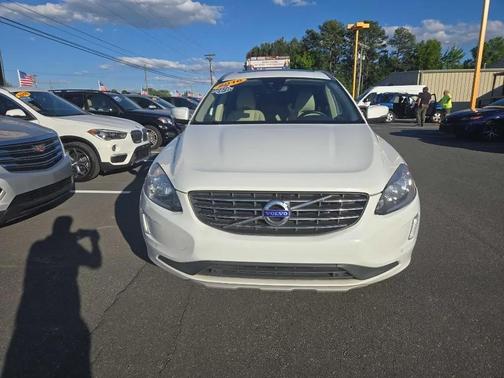 WHITE 2016 Volvo XC60 T6 Drive-E