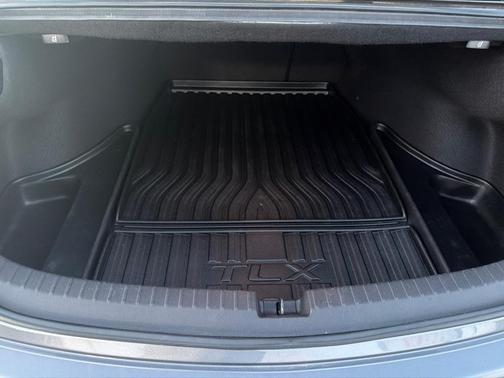 2017 Acura TLX w/Technology Package