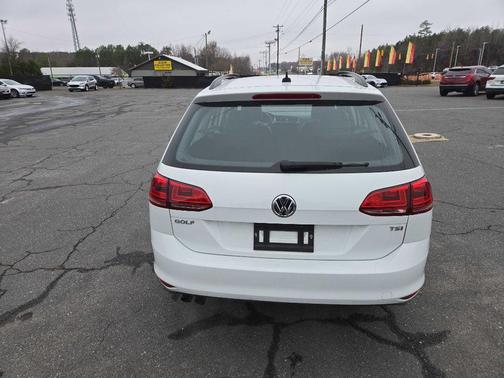 2015 Volkswagen Golf SportWagen TSI S 4-Door