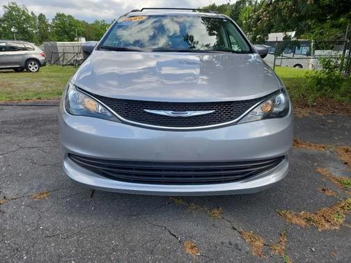 Billet Silver Metallic Clearcoat 2020 Chrysler Voyager LXI