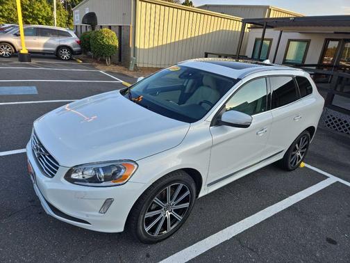 2017 Volvo XC60 T6 Inscription