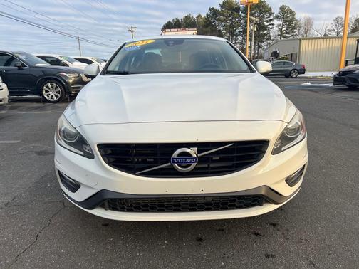 2017 Volvo S60 T5 Dynamic