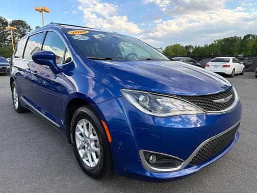 Ocean Blue Metallic 2020 Chrysler Pacifica Touring L
