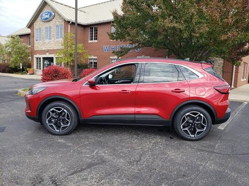 2026 Ford Escape Platinum AWD