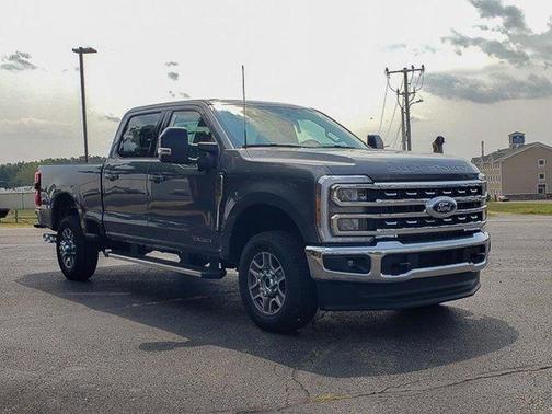 Carbonized Gray Metallic 2026 Ford F-350 Lariat Super Duty