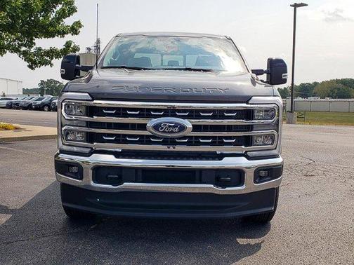 Carbonized Gray Metallic 2026 Ford F-350 Lariat Super Duty