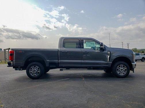 Carbonized Gray Metallic 2026 Ford F-350 Lariat Super Duty
