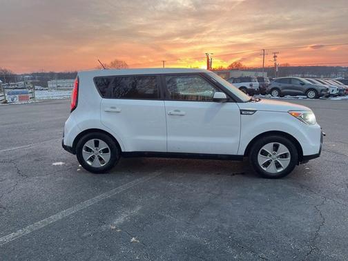 2016 Kia Soul Base