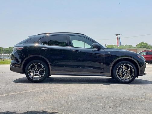 2024 Alfa Romeo Stelvio Ti