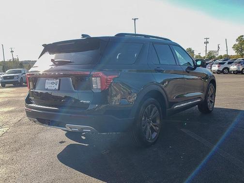 2025 Ford Explorer Active 4WD