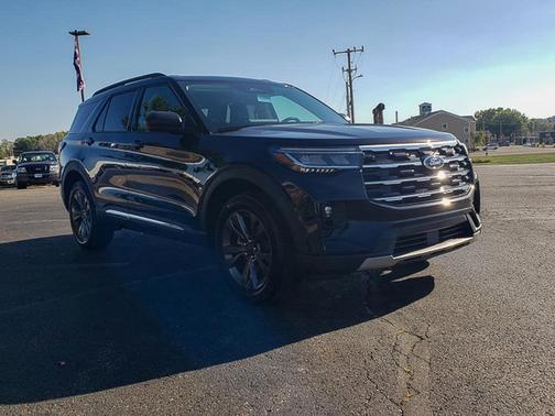 2025 Ford Explorer Active 4WD