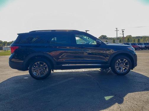 2025 Ford Explorer Active 4WD