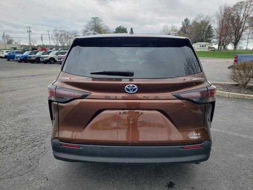 2023 Toyota Sienna XLE 8 Passenger