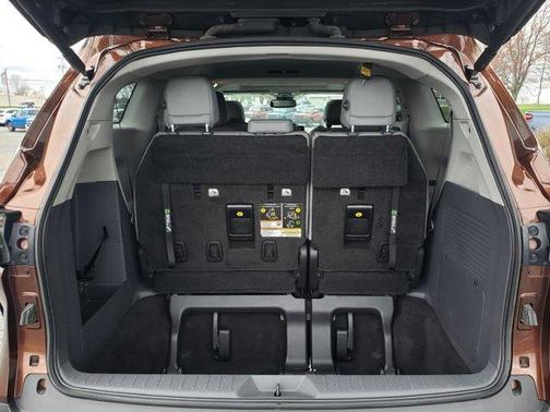 2023 Toyota Sienna XLE 8 Passenger