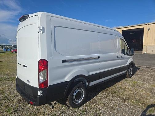 Oxford White 2026 Ford Transit-250 148 WB Medium Roof Cargo