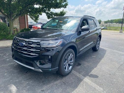 Agate Black Metallic 2026 Ford Explorer Active