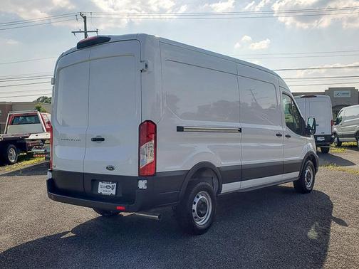 2025 Ford Transit-250 148 WB Medium Roof Cargo