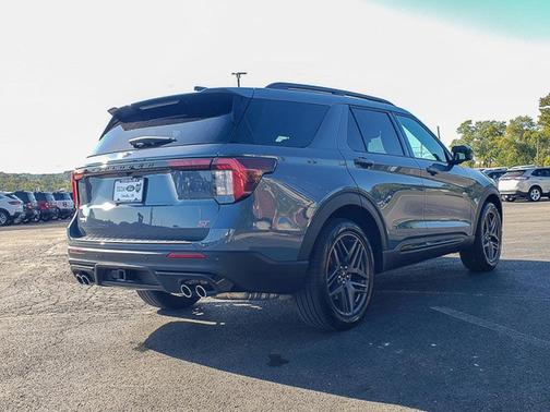 2025 Ford Explorer ST 4WD