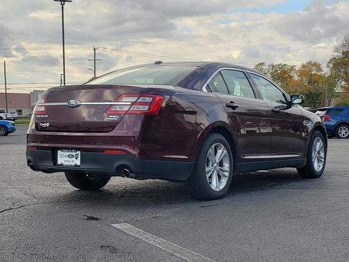 2018 Ford Taurus SEL