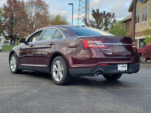 2018 Ford Taurus SEL