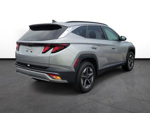 Shimmering Silver 2025 Hyundai TUCSON SEL