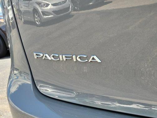 Ceramic Gray Clearcoat 2022 Chrysler Pacifica Touring-L