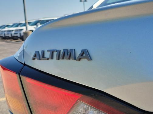 Brilliant Silver Metallic 2024 Nissan Altima 2.5 SV