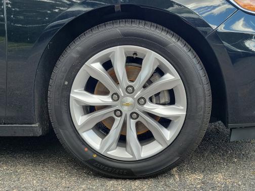 Mosaic Black Metallic 2022 Chevrolet Malibu LT