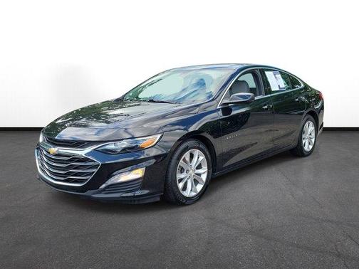 Mosaic Black Metallic 2022 Chevrolet Malibu LT