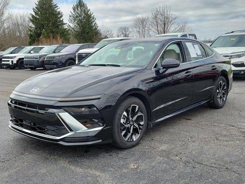 Abyss Black 2025 Hyundai SONATA SEL