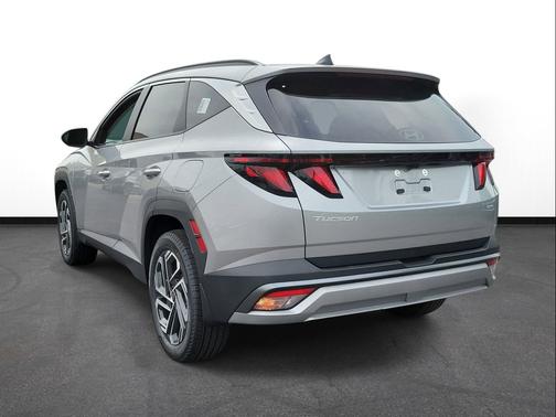 Shimmering Silver 2026 Hyundai TUCSON SEL Plus AWD