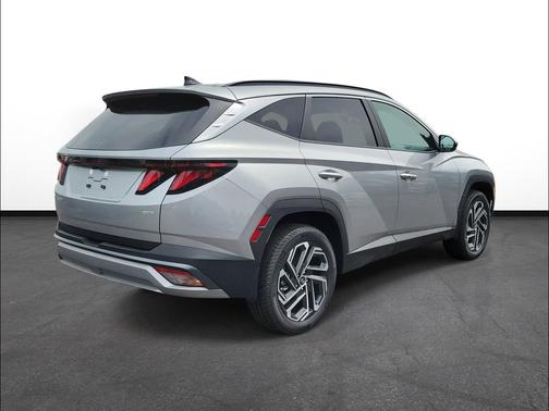 Shimmering Silver 2026 Hyundai TUCSON SEL Plus AWD