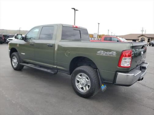 2022 RAM 2500 Tradesman Crew Cab 4x4 64' Box