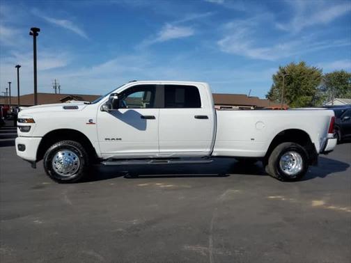 2025 RAM 3500 Big Horn Crew Cab 4x4 8 Box