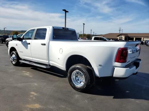 2025 RAM 3500 Big Horn Crew Cab 4x4 8 Box
