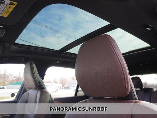 2024 Volvo XC90 Recharge Plug-In Hybrid T8 Plus Bright Theme 7-Seater