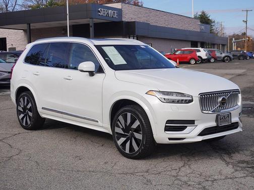 2024 Volvo XC90 Recharge Plug-In Hybrid T8 Plus Bright Theme 7-Seater