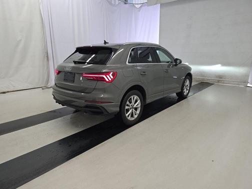 2022 Audi Q3 45 S line Premium