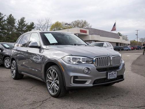 Photo 2 of 69 of 2017 BMW X5 xDrive35i