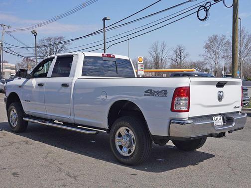 Bright White Clearcoat 2022 RAM 2500 Tradesman Crew Cab 4x4 8' Box