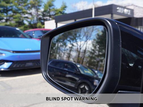 Super Black 2024 Nissan Versa 1.6 S