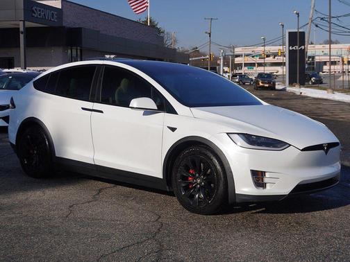 Pearl White Multi-Coat 2018 Tesla Model X 100D