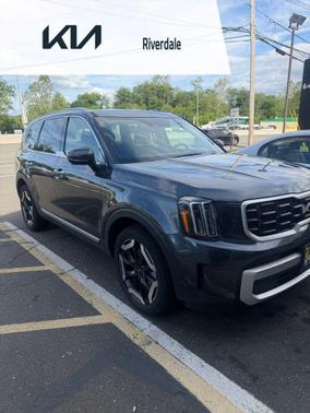 Gravity Gray 2024 Kia Telluride S