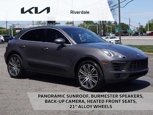 Agate Gray Metallic 2015 Porsche Macan Macan S