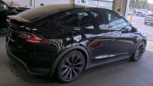2022 Tesla Model X Plaid Tri Motor All-Wheel Drive