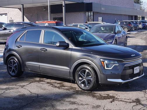 2023 Kia Niro LX